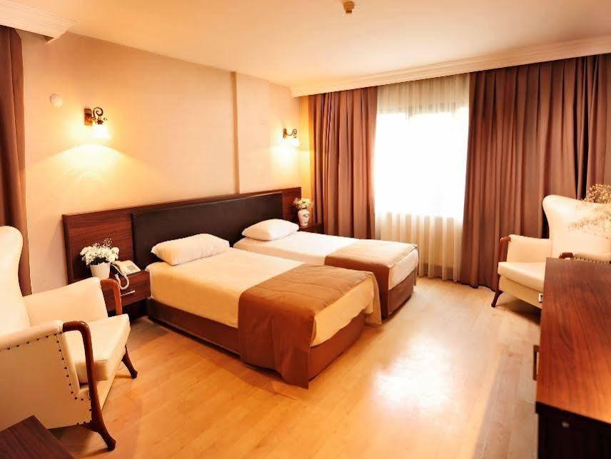 Uestuen Hotel Alsancak İzmir Eksteriør bilde